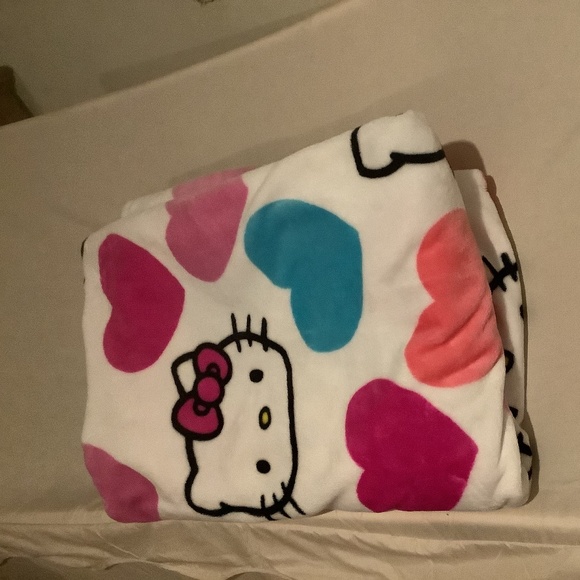 Hello Kitty Other - Hello Kitty heart blanket